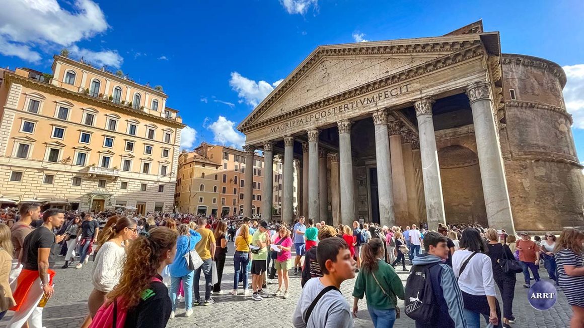 Perfect day in Rome travel blog Pantheon Piazza della Rotonda